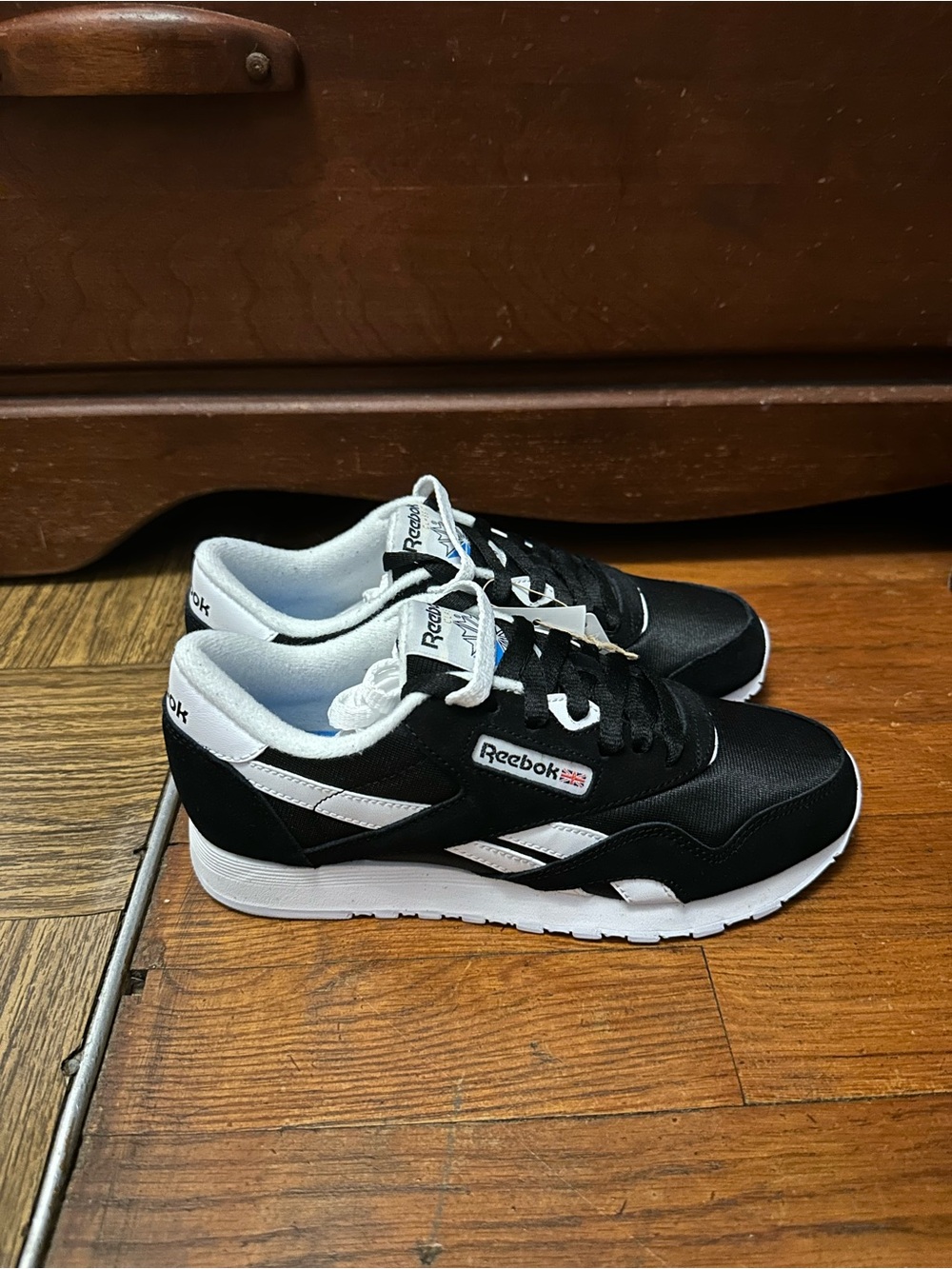 Reebok black classic sneakers NWT and box - Picture 3 of 7